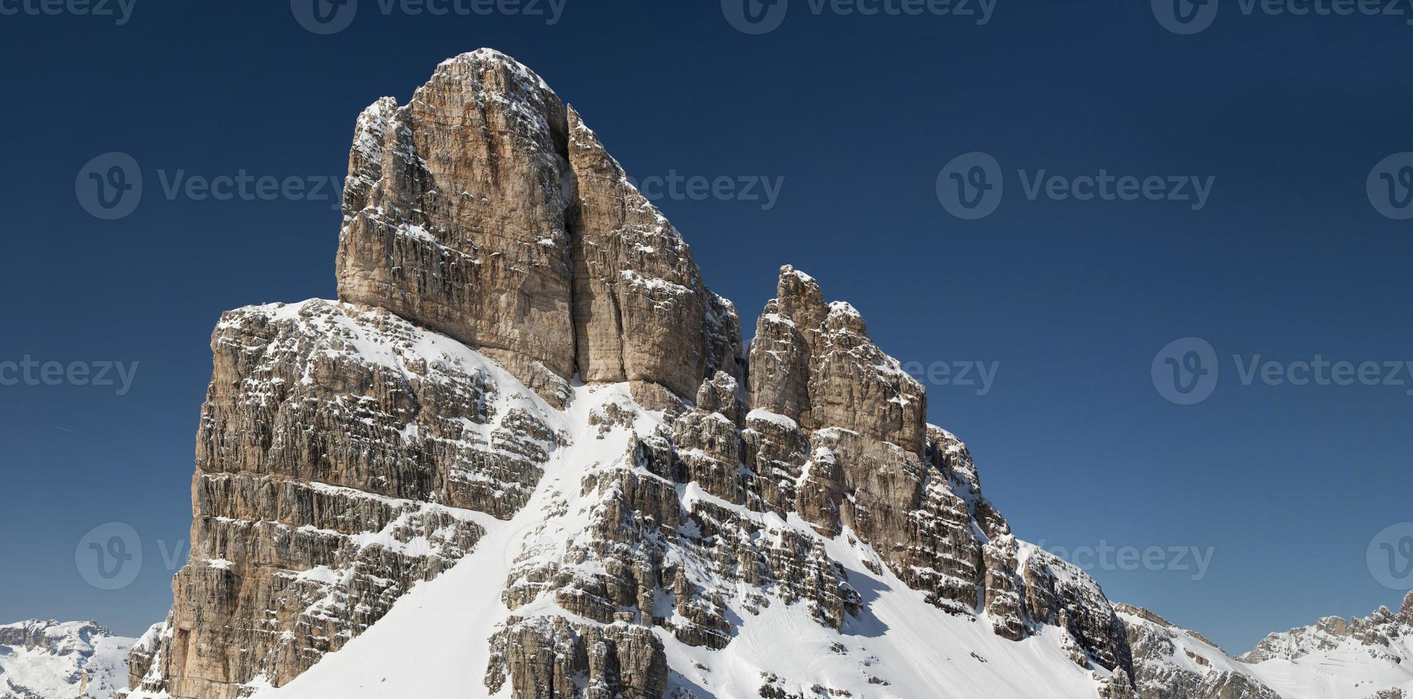 Dolomites énorme vue panoramique en hiver neige photo
