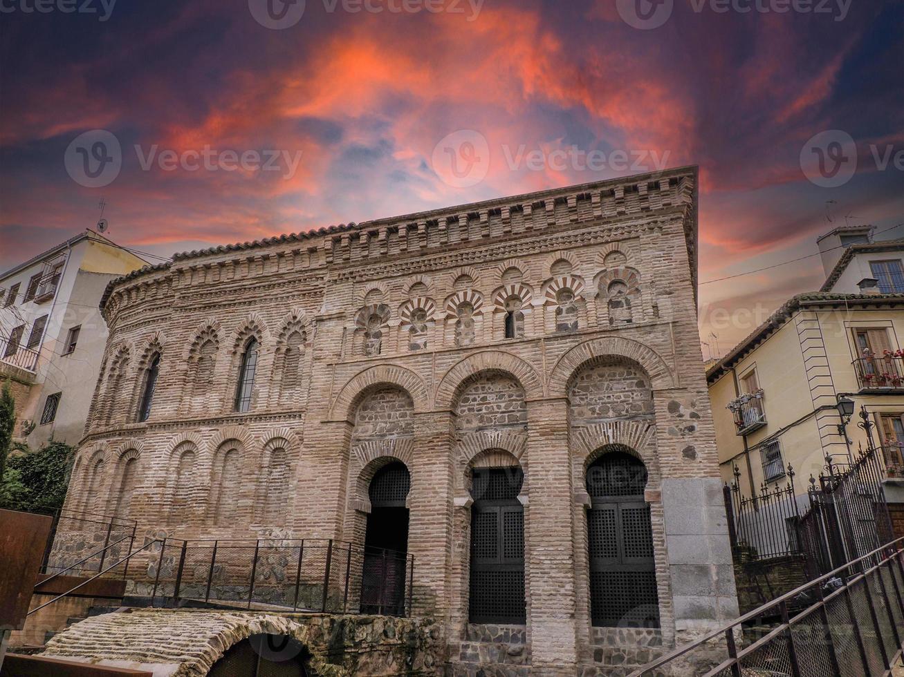 ancienne mosquée de bab al-mardum ou ermitage du cristo de la luz. ville historique de Tolède. Espagne. la plus ancienne d'europe architecture mudéjare-islamique. 12 siècle. patrimoine mondial de l'unesco photo