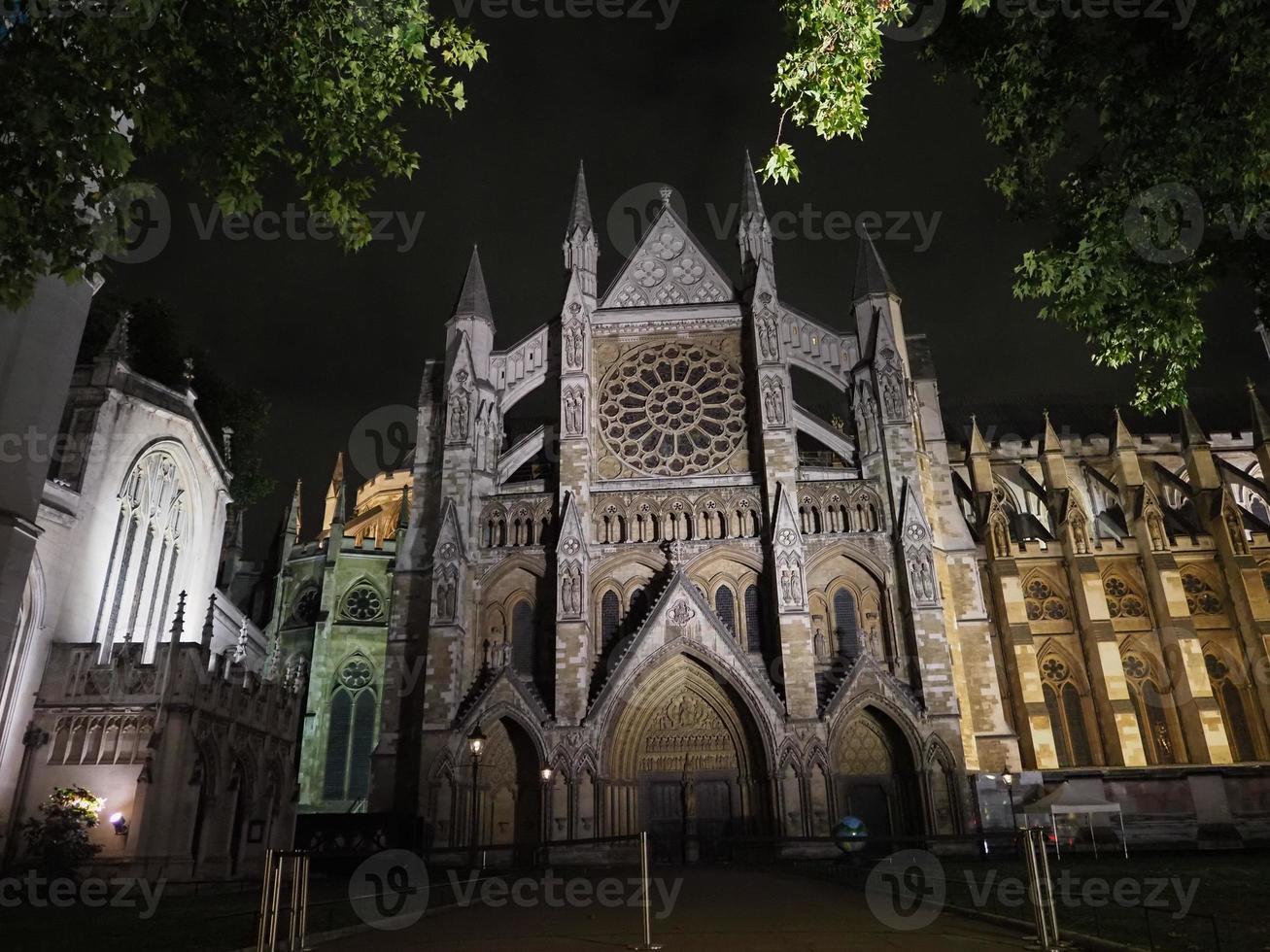 Église abbatiale de Westminster la nuit à Londres photo