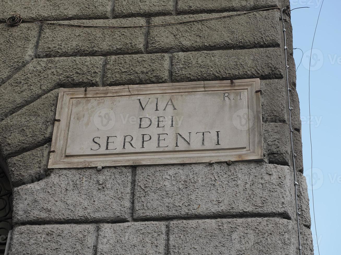 vue sur les bâtiments du quartier de rome monti photo