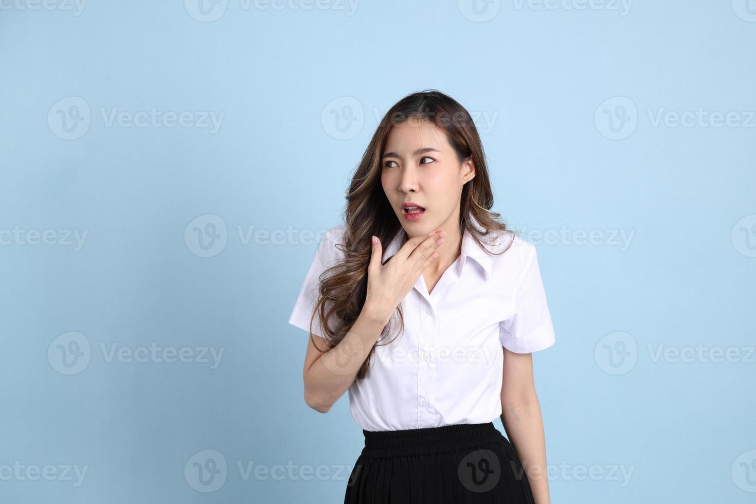 fille en uniforme d'étudiant photo