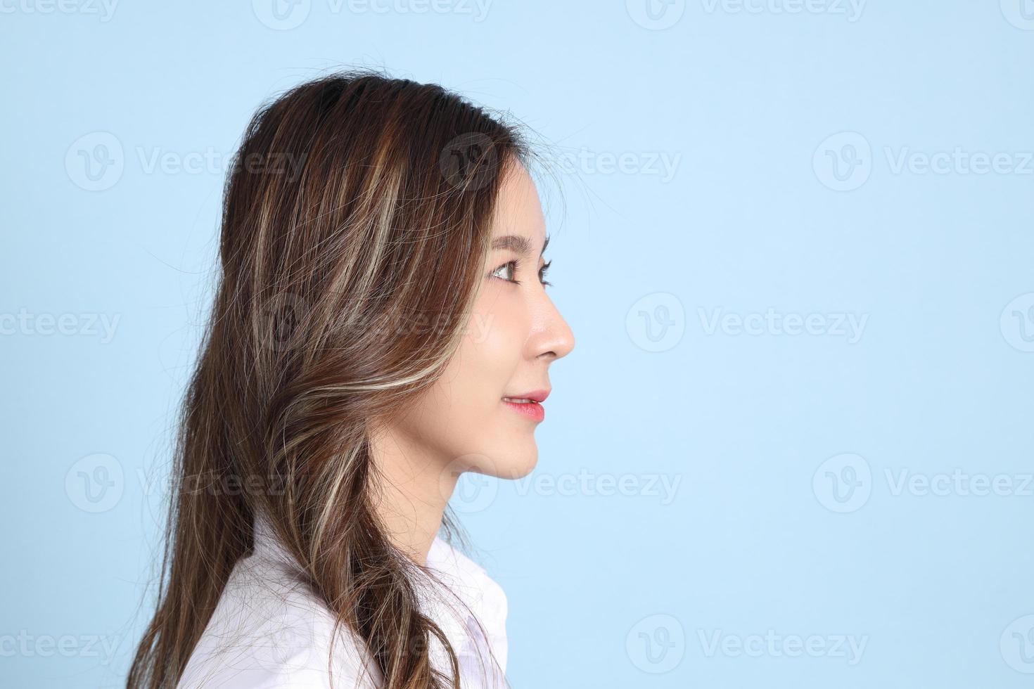 fille en uniforme d'étudiant photo