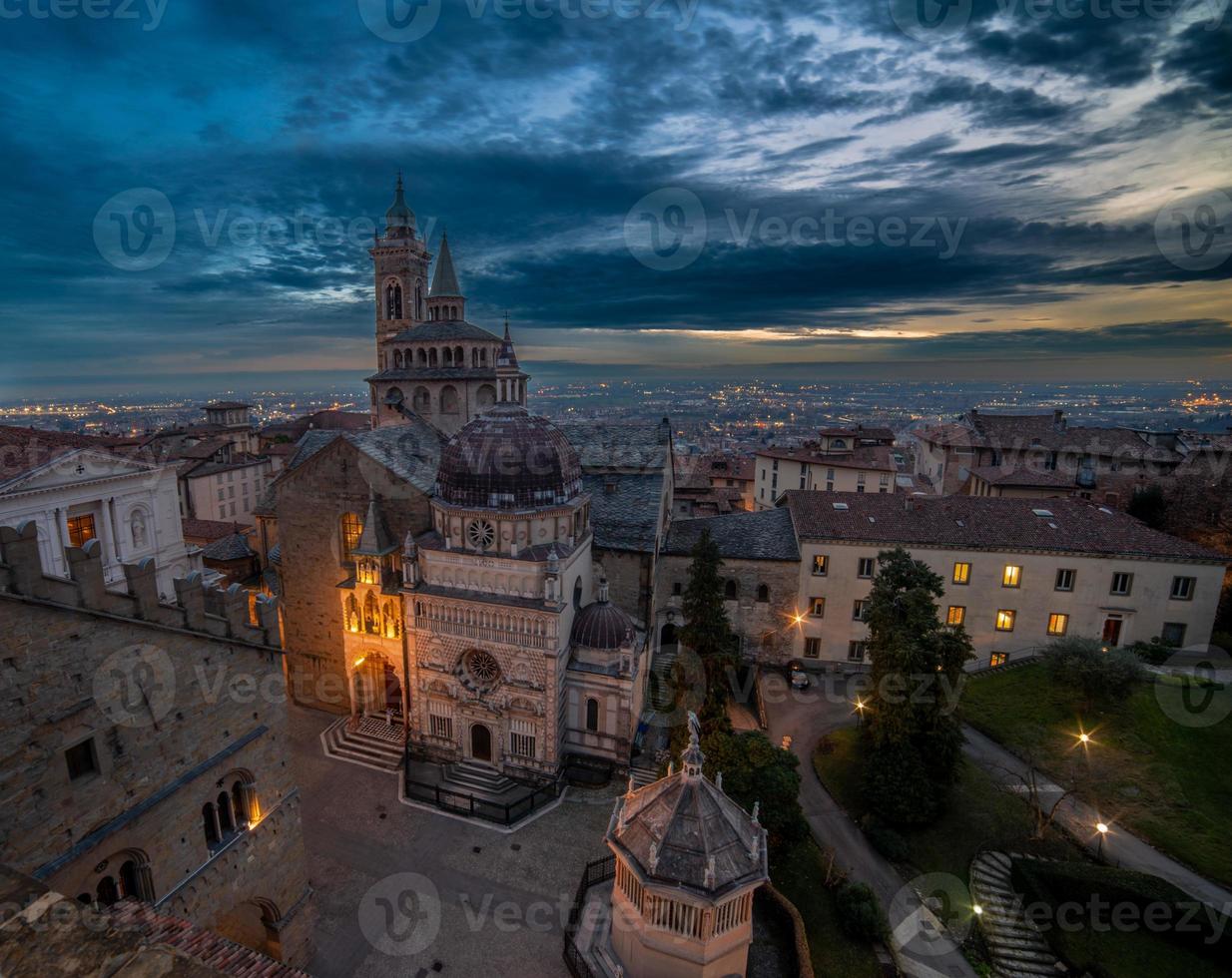 basilique santa maria maggiore illuminée photo