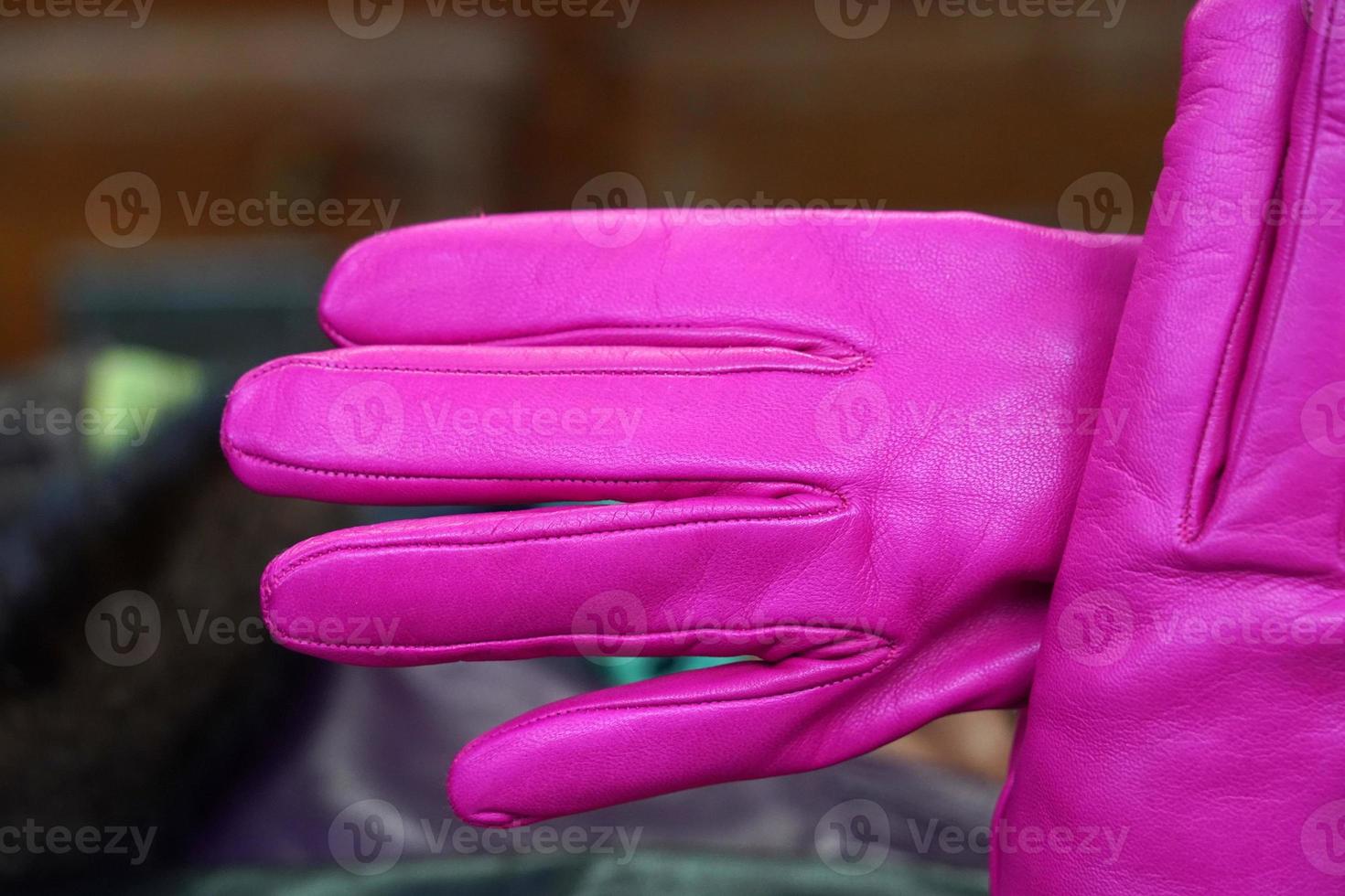 gants en cuir dans une boutique italienne à florence photo