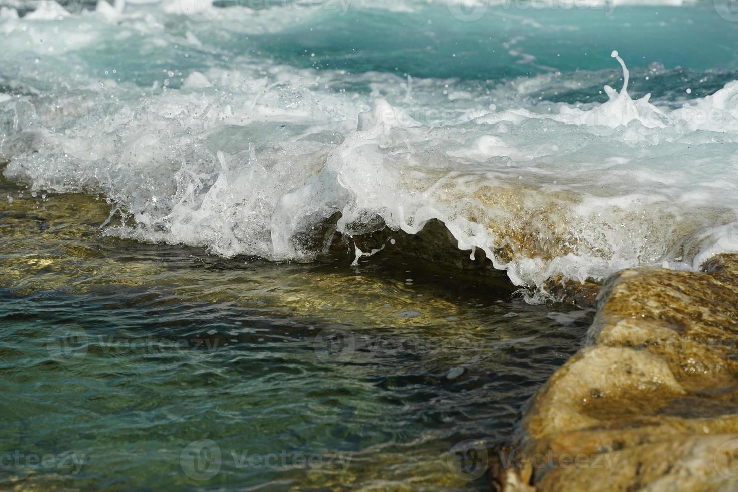 Saint Peter pools malte rock formation trou sur les rochers photo