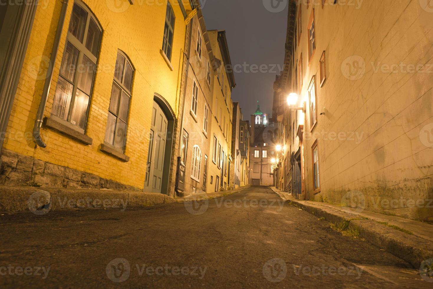 vue nocturne de la ville de québec photo