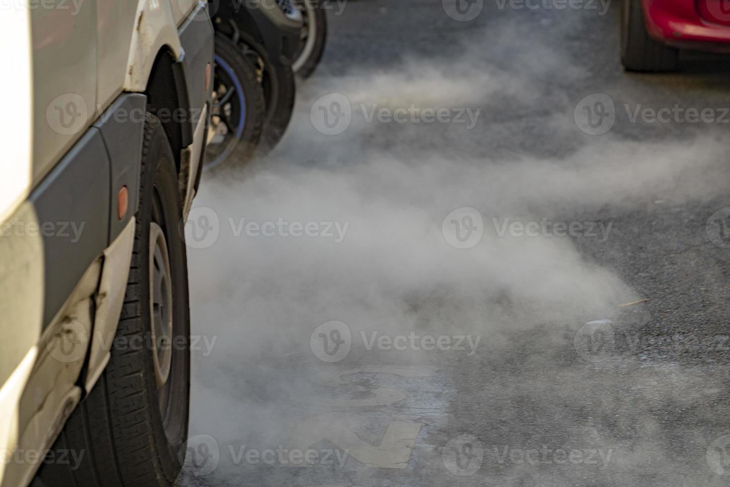 pollution par la fumée des voitures photo