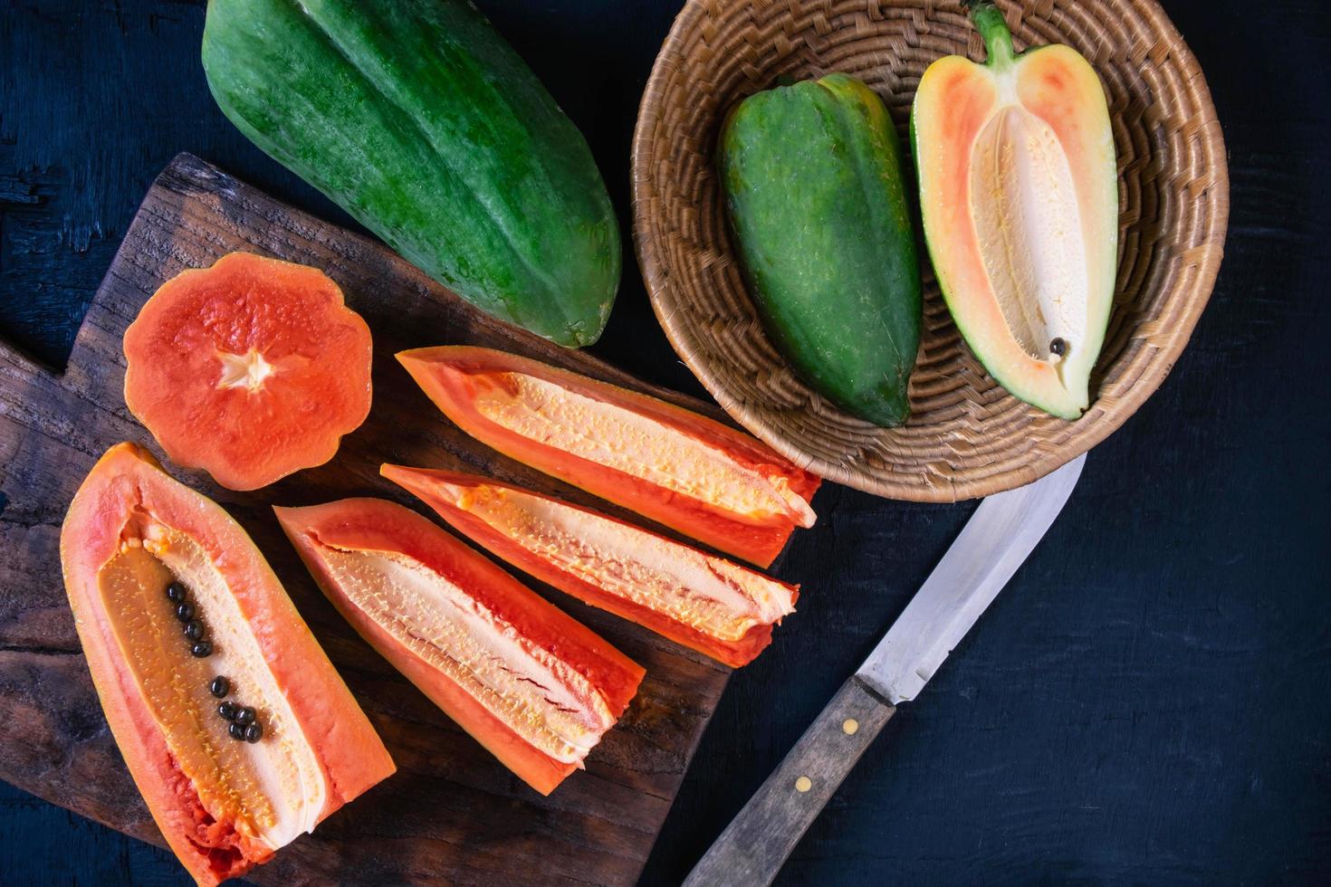 fruits de papaye hachés photo
