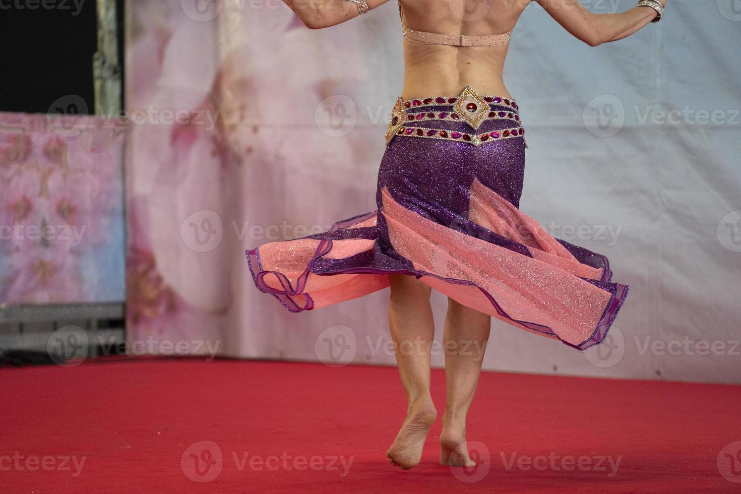 belle danseuse du ventre orientale photo