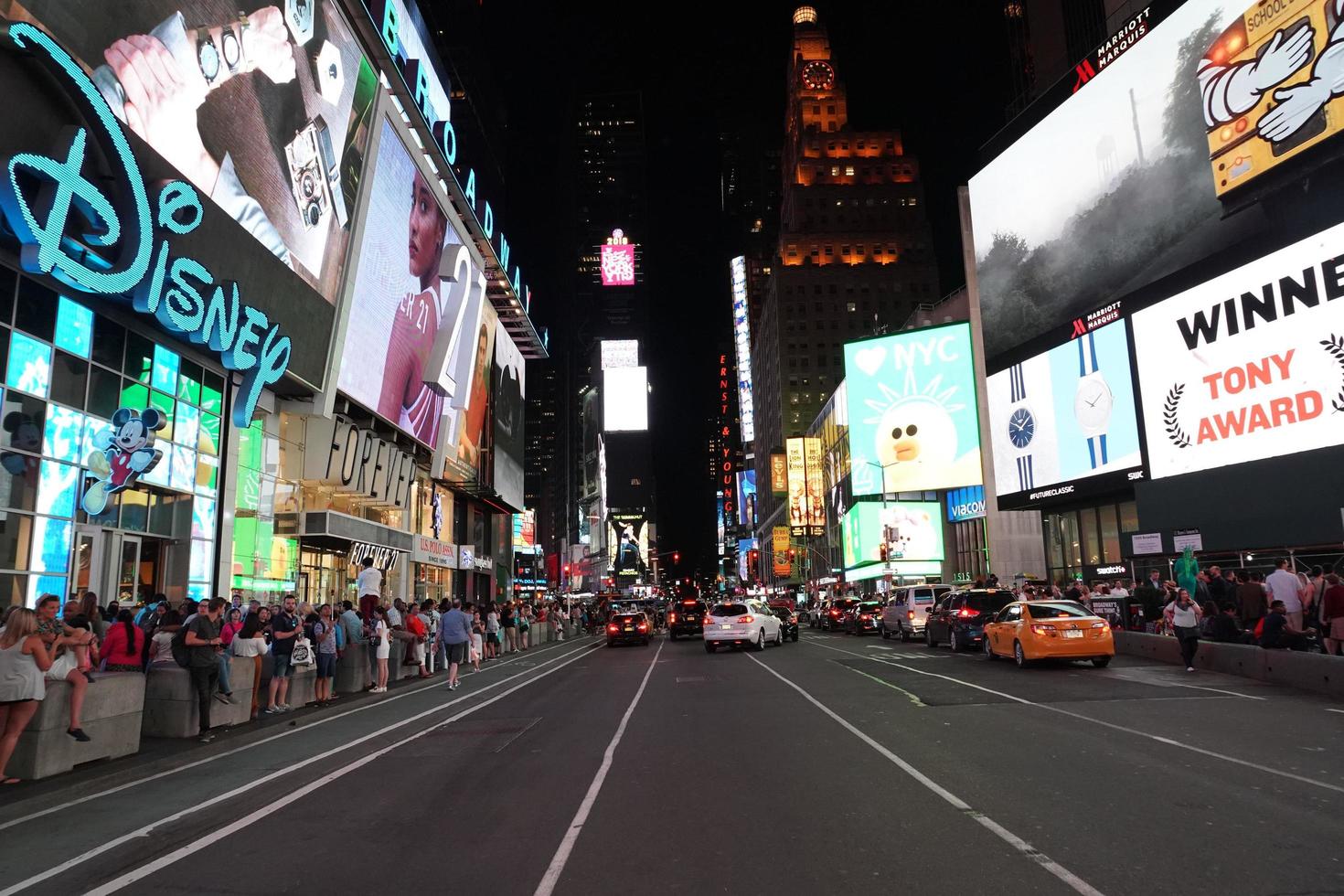 New York, États-Unis - 25 mai 2018 - Times Square plein de monde photo