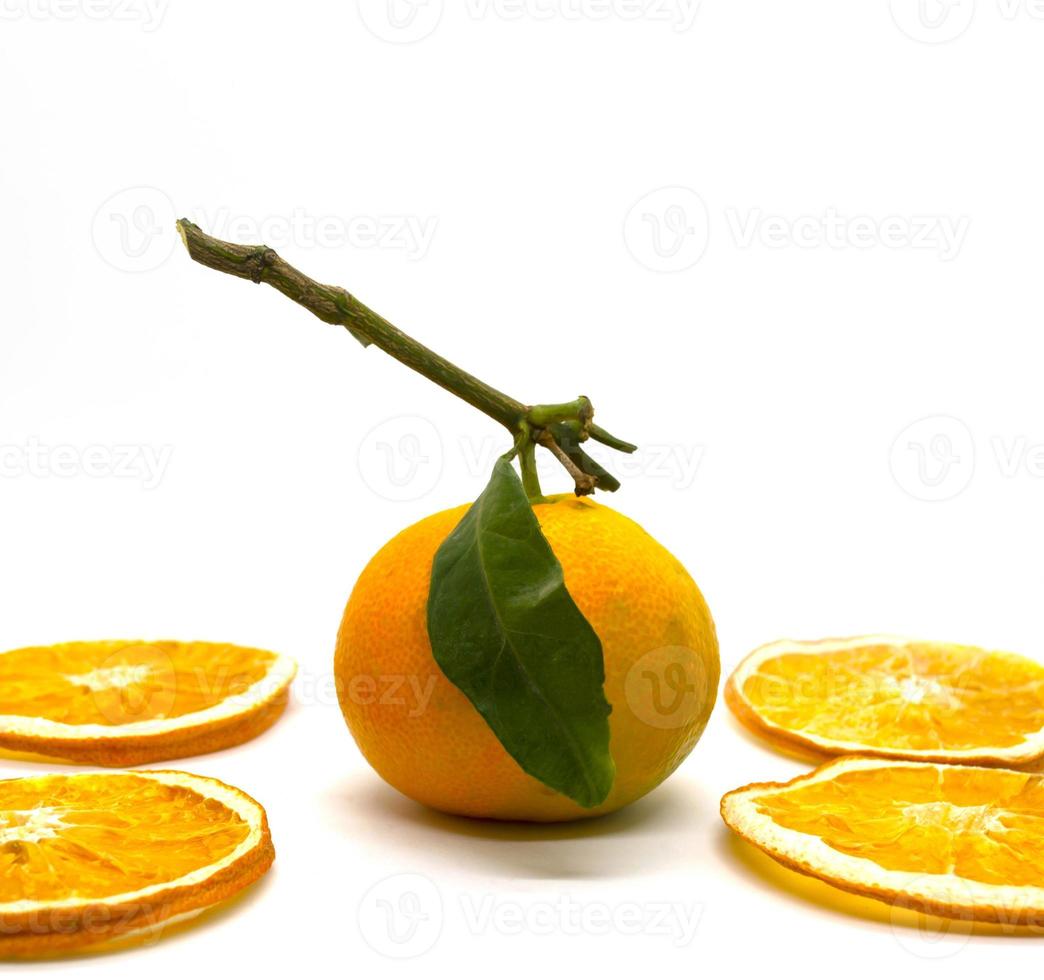 tranches de mandarine et d'orange. photo