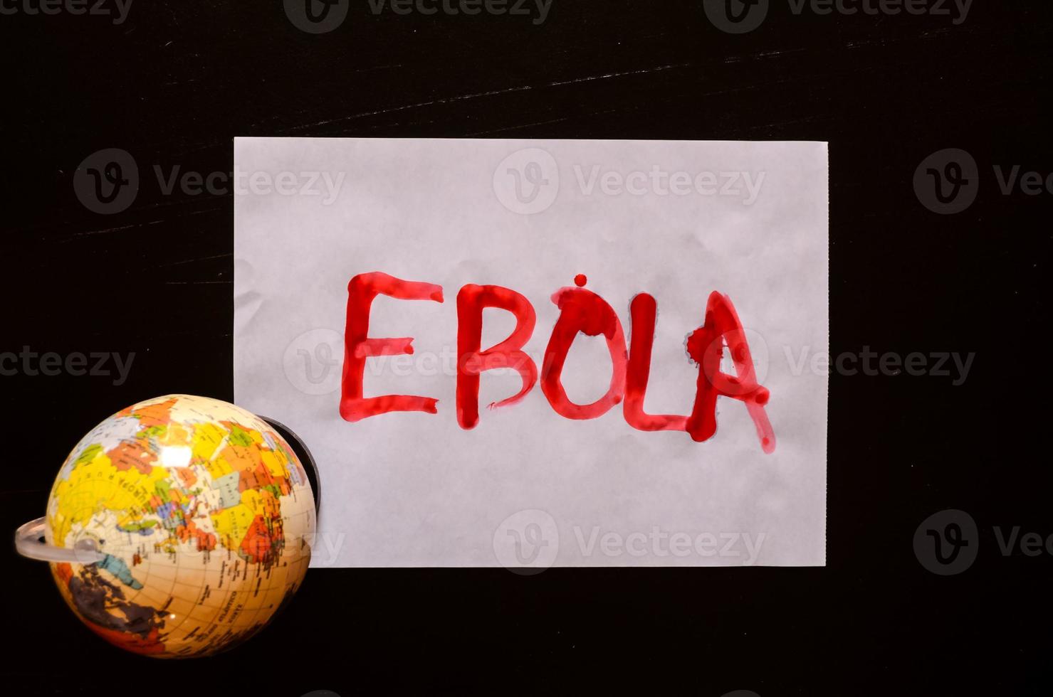 ebola écrit sur papier photo