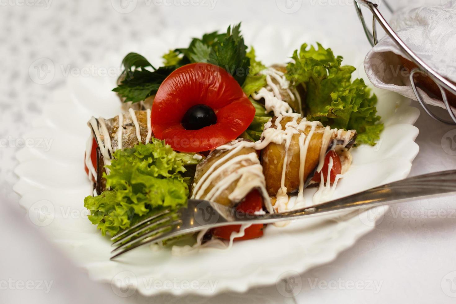 repas de fête sur la table table de banquet photo