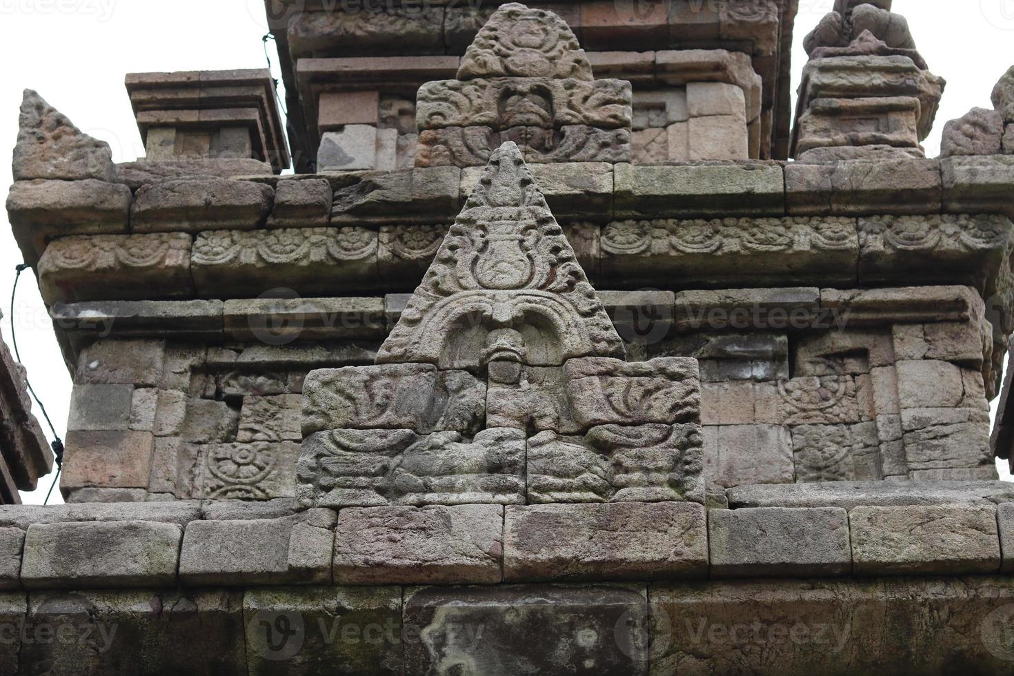 photos du temple gedong songo prises sous plusieurs angles différents. photos de bâtiments anciens et vintage.