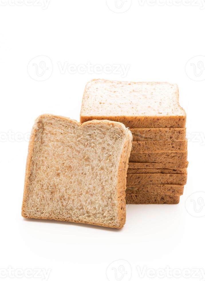 pain de blé entier sur blanc photo