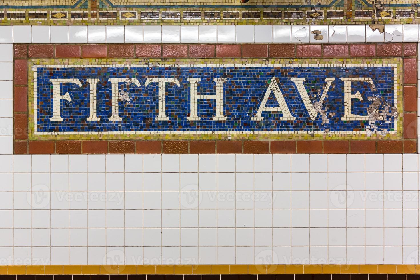 station de métro cinquième avenue photo