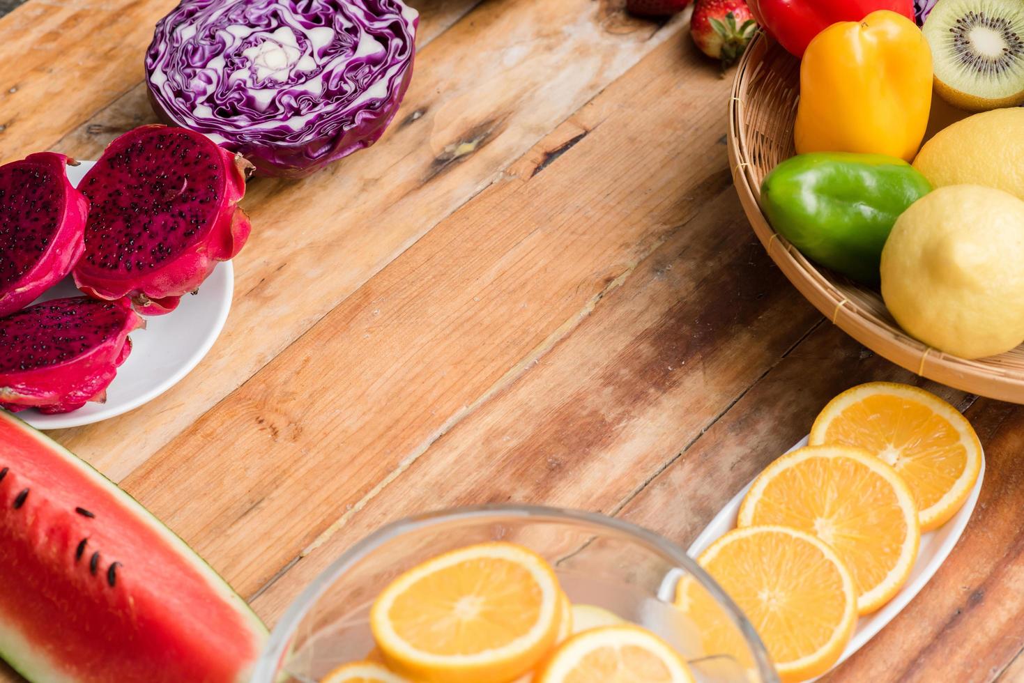 une variété de fruits frais photo