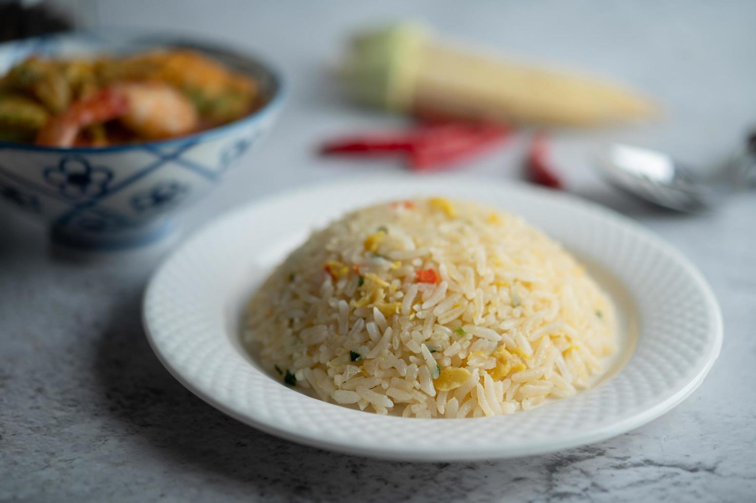 plat de riz frit photo
