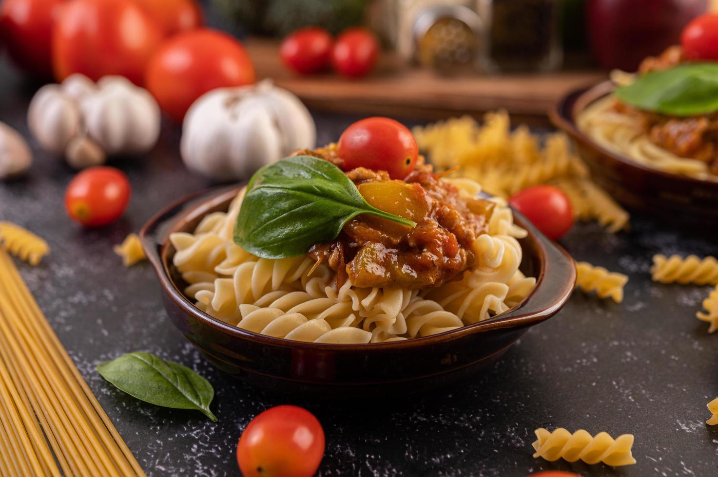 pâtes macaronis aux légumes photo