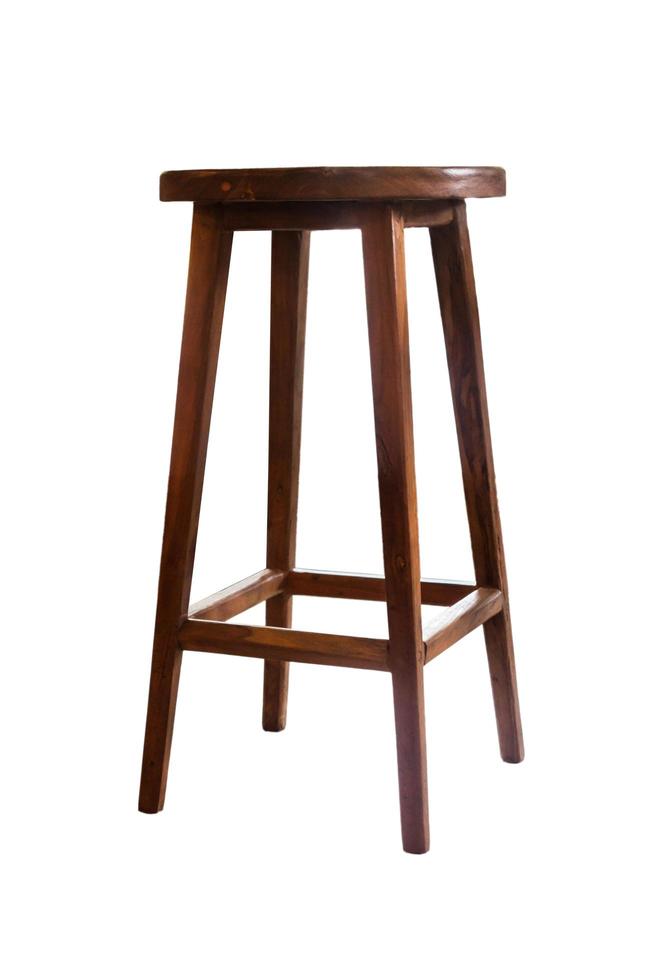 Tabouret en bois isolé sur fond blanc photo