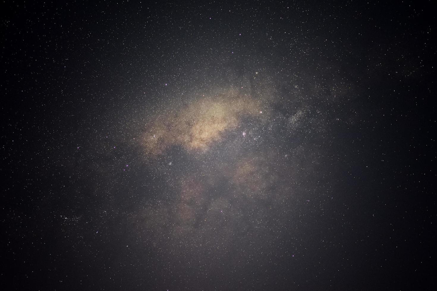 voie lactée dans le ciel nocturne photo