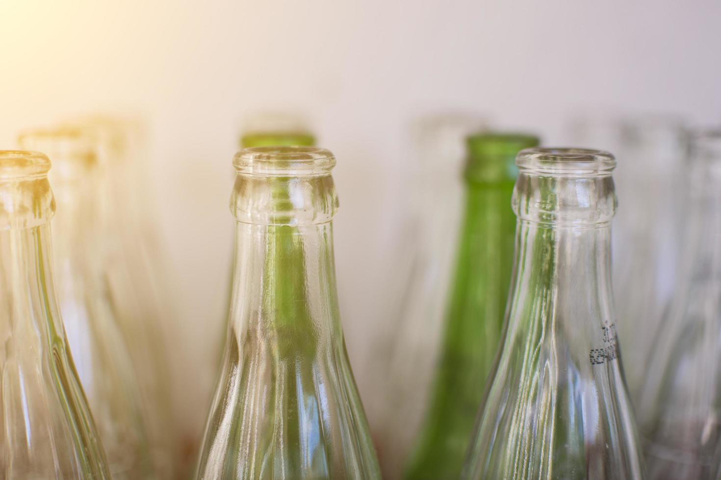 bouteilles vertes et transparentes photo