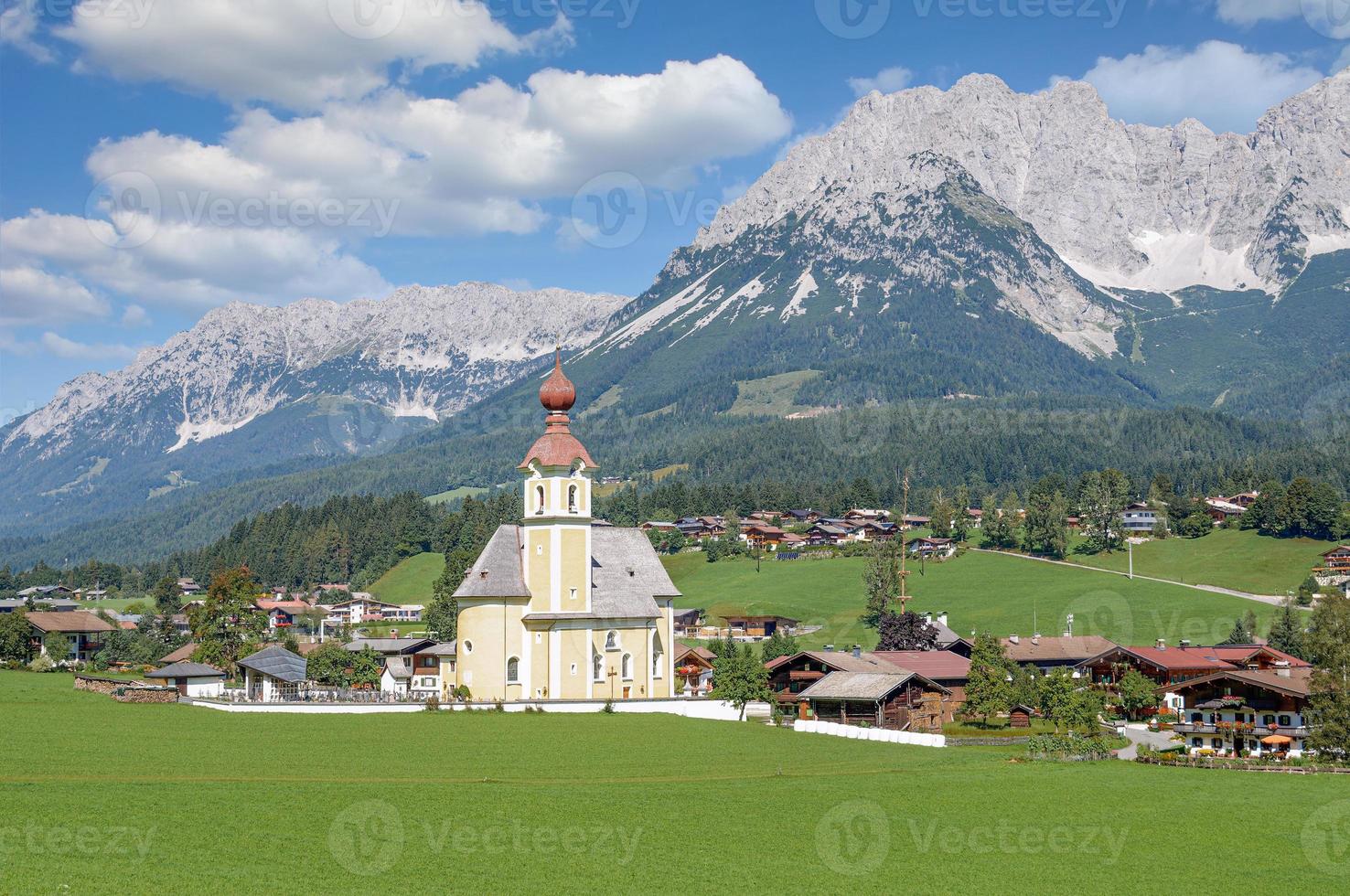 Village de Go am Wilden Kaiser au Tyrol, Autriche photo