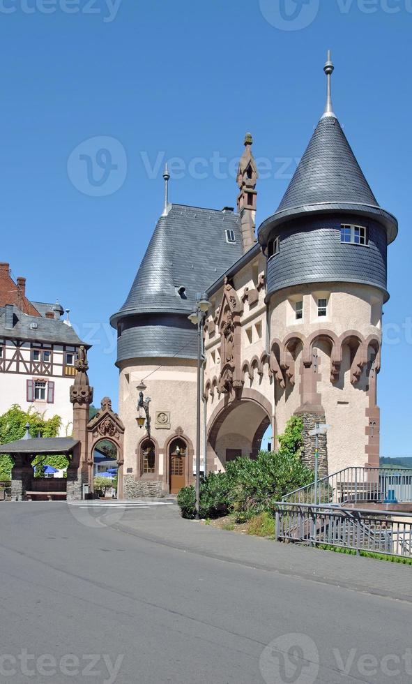 Porte du pont historique --brueckentor-- à traben-trarbach, moselle, vallée de la moselle, Allemagne photo