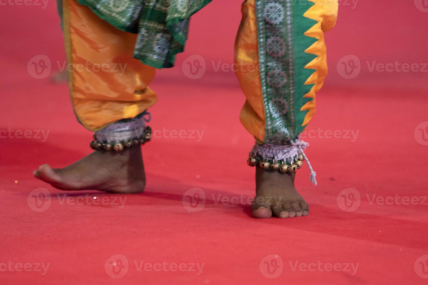 Détail du pied de danse traditionnelle de l'Inde photo