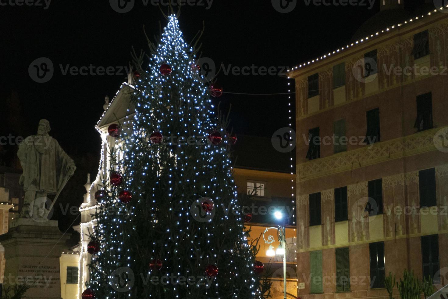 chiavari ville médiévale historique lumières de rue pour noël photo