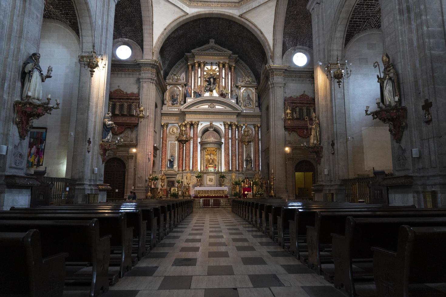 mexico, mexique - 5 novembre 2017 - intérieur de l'église saint domingo photo