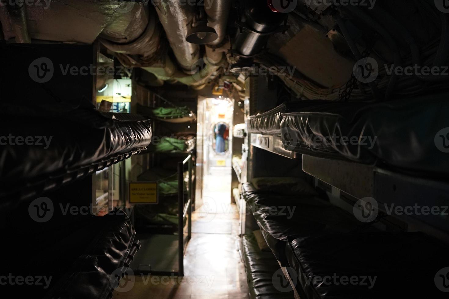 à l'intérieur du navire de guerre sous-marin de guerre militaire photo