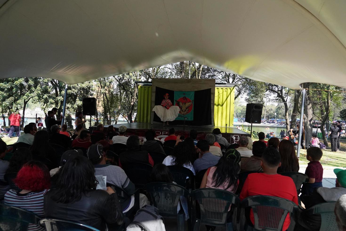 mexico, 3 février 2019 - parc de la ville chapultepec bondé de gens le dimanche photo