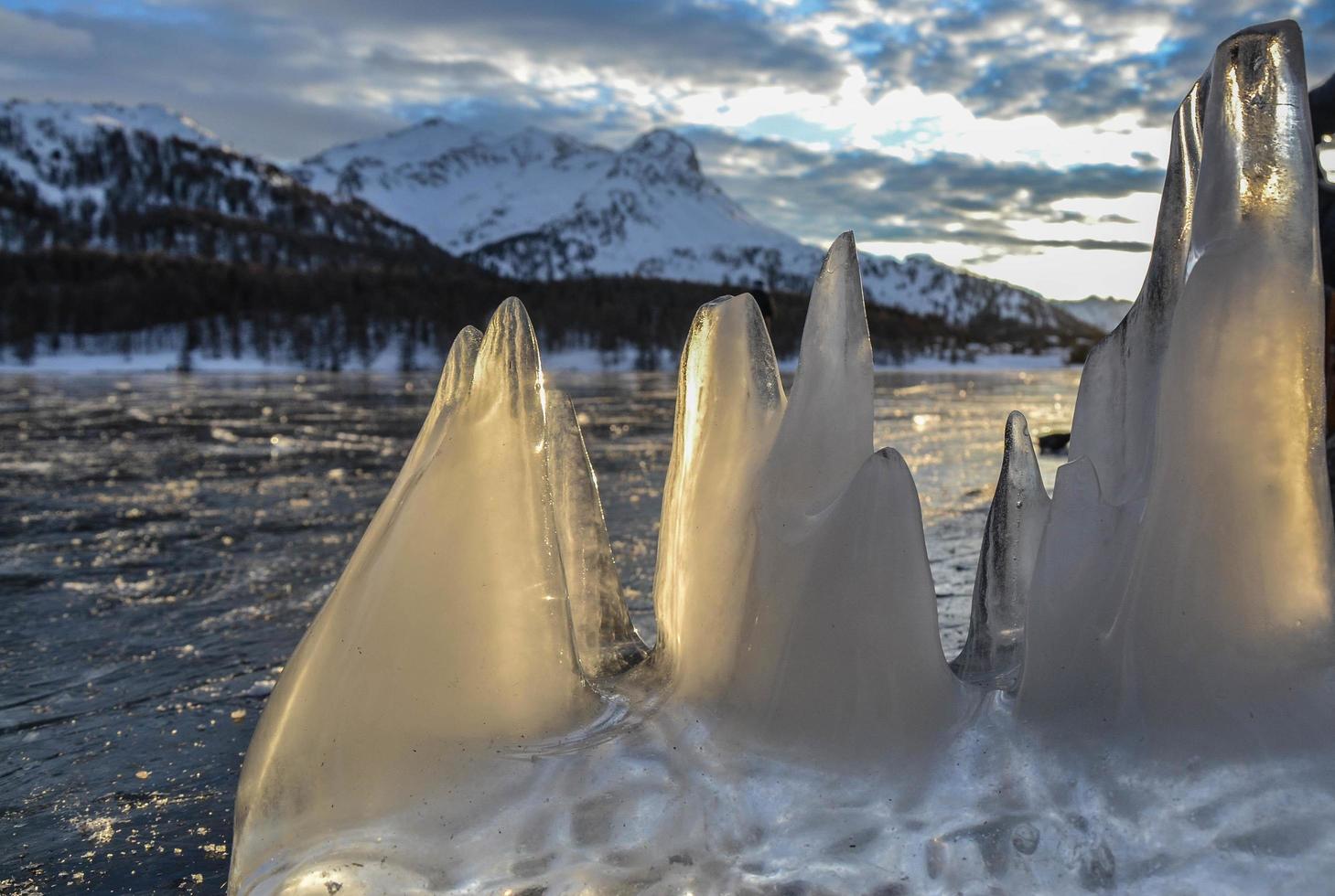 montagne vs montagne de glace photo