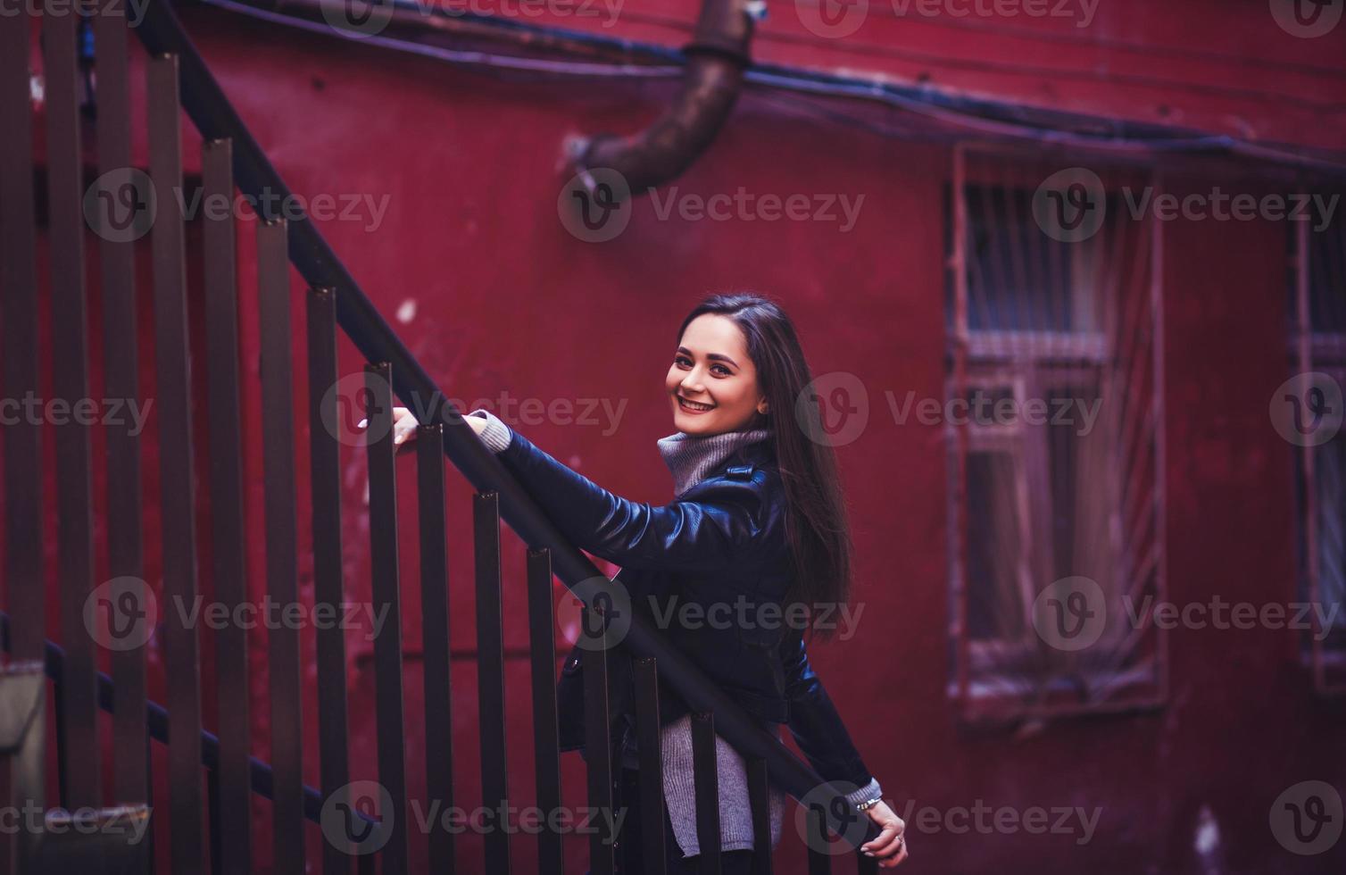 portrait d'une femme souriante heureuse photo