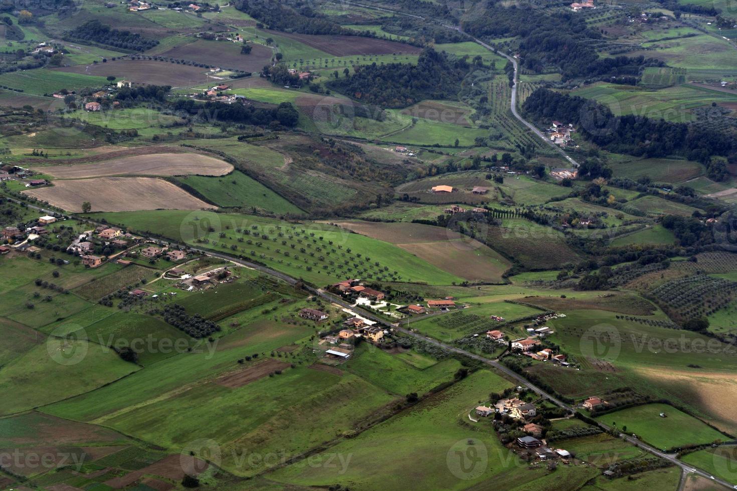 vue aérienne des fermes de la campagne romaine photo