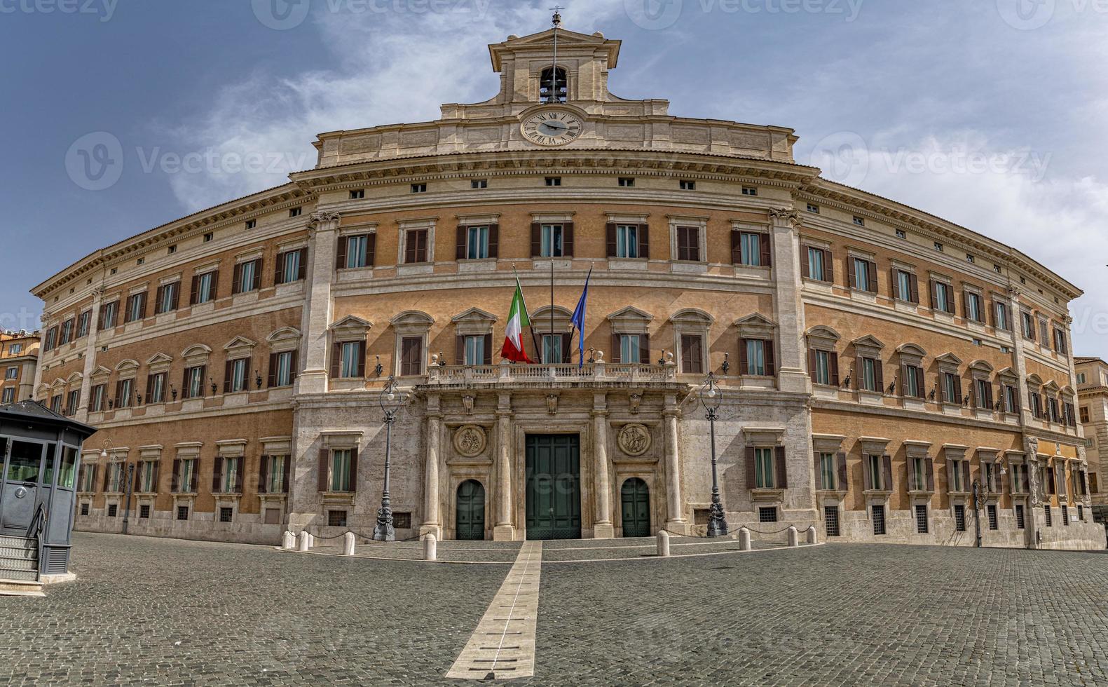 bâtiment du parlement palais de montecitorio à rome photo