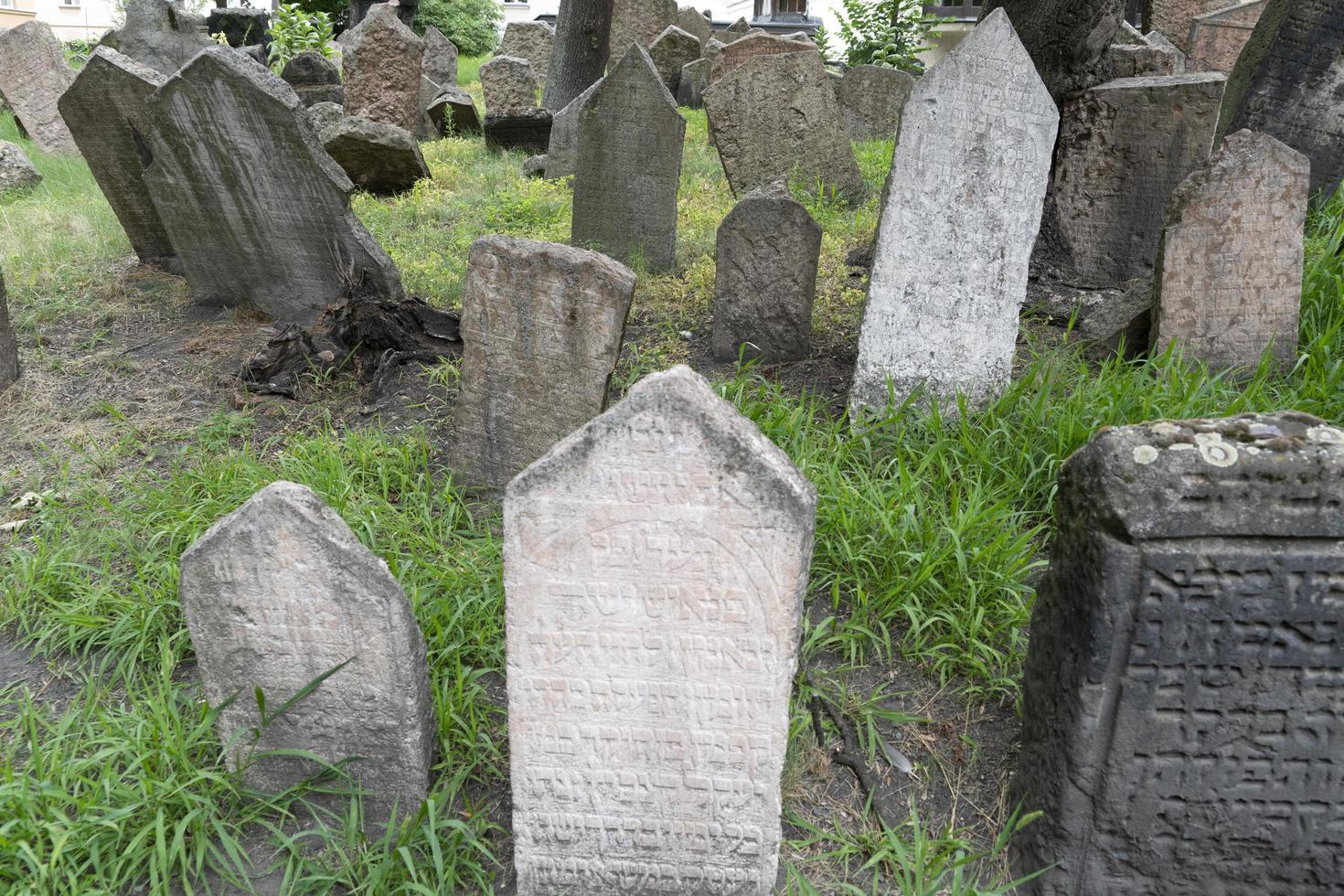 Prague, République tchèque - 17 juillet 2019 - vieux cimetière juif de Prague photo