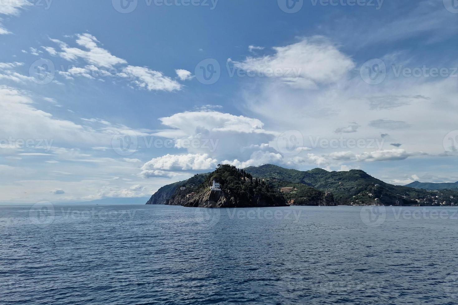 falaises de portofino depuis la mer photo