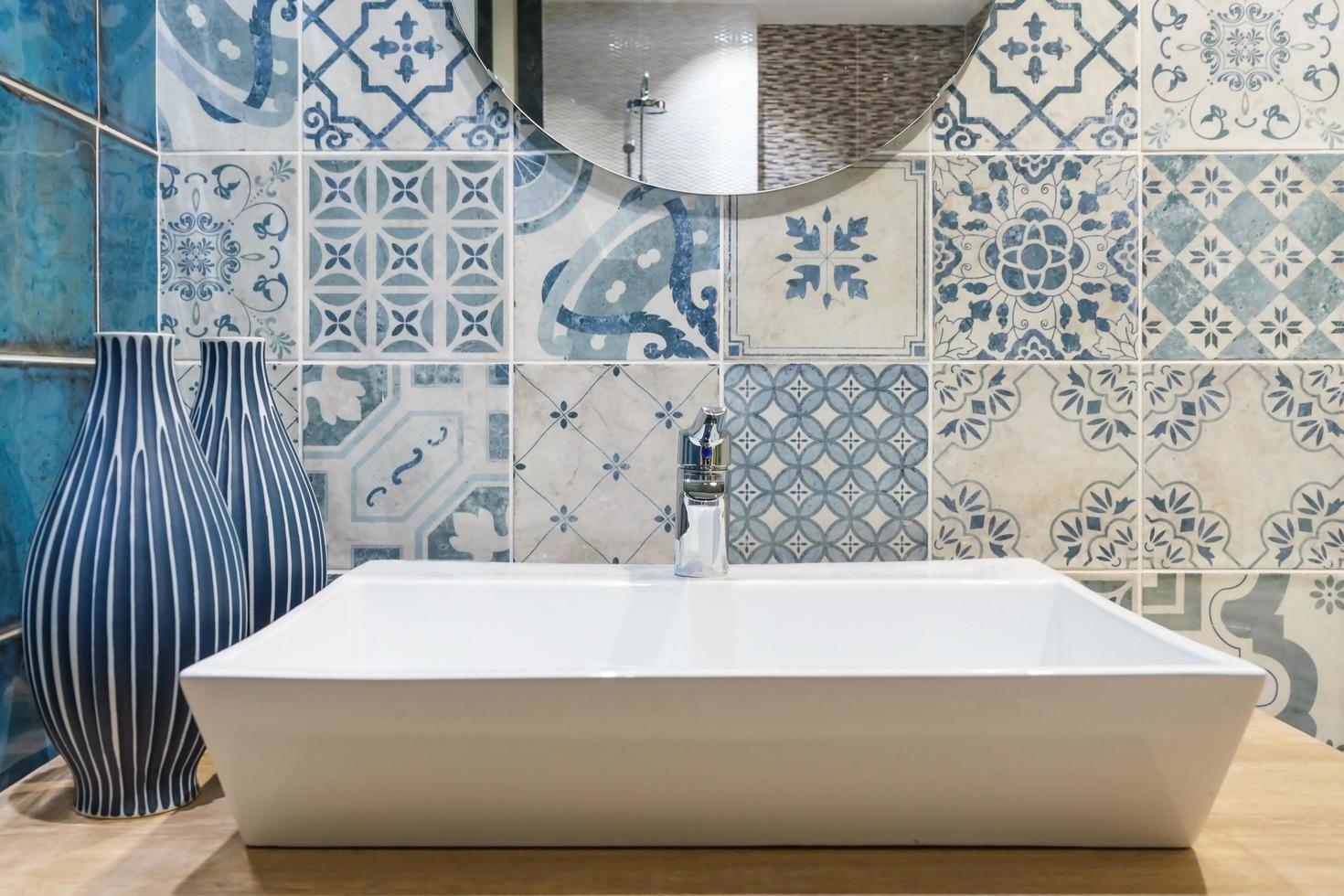 salle de bain carrelage bleu photo