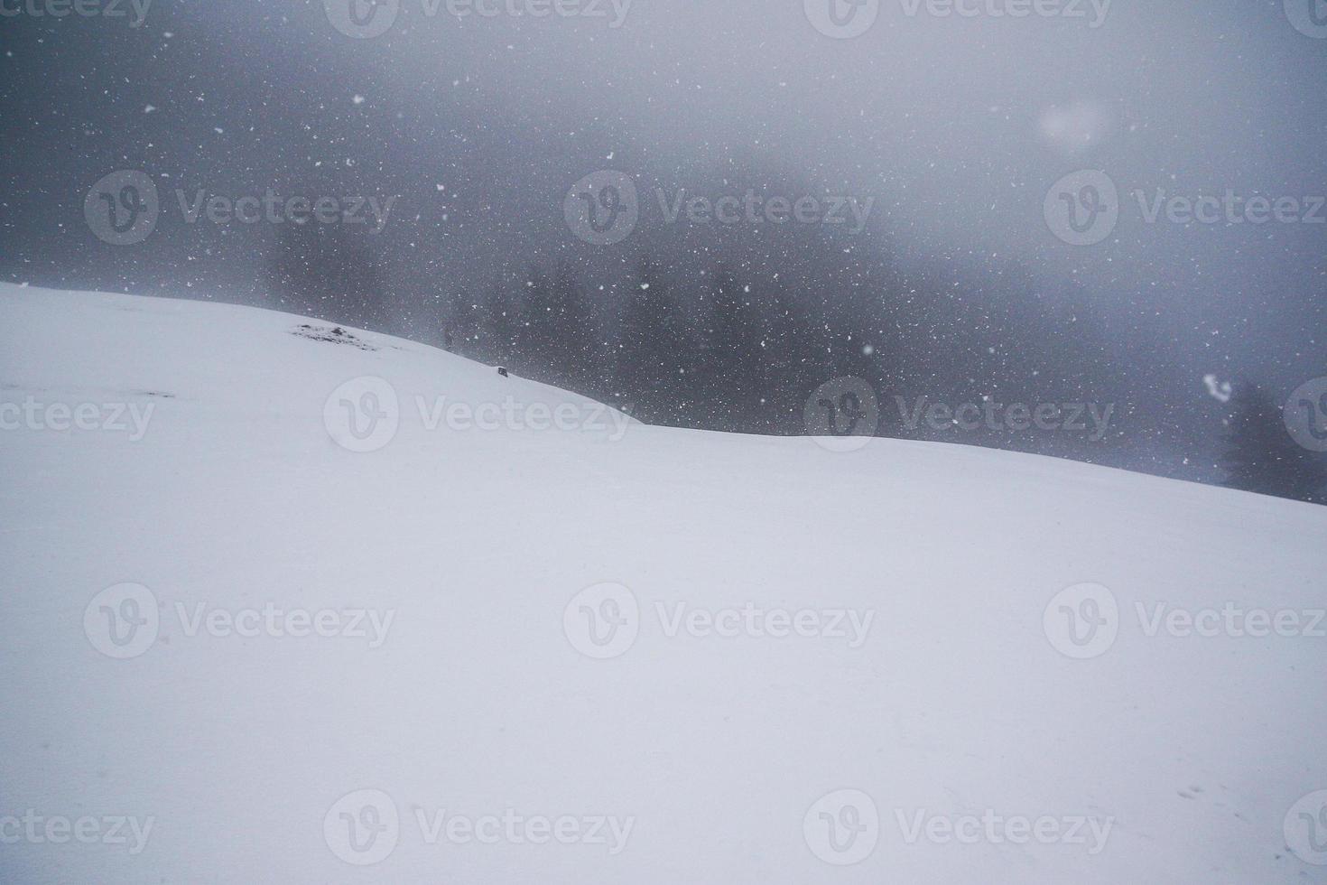 paysage d'hiver dans les alpes autrichiennes photo