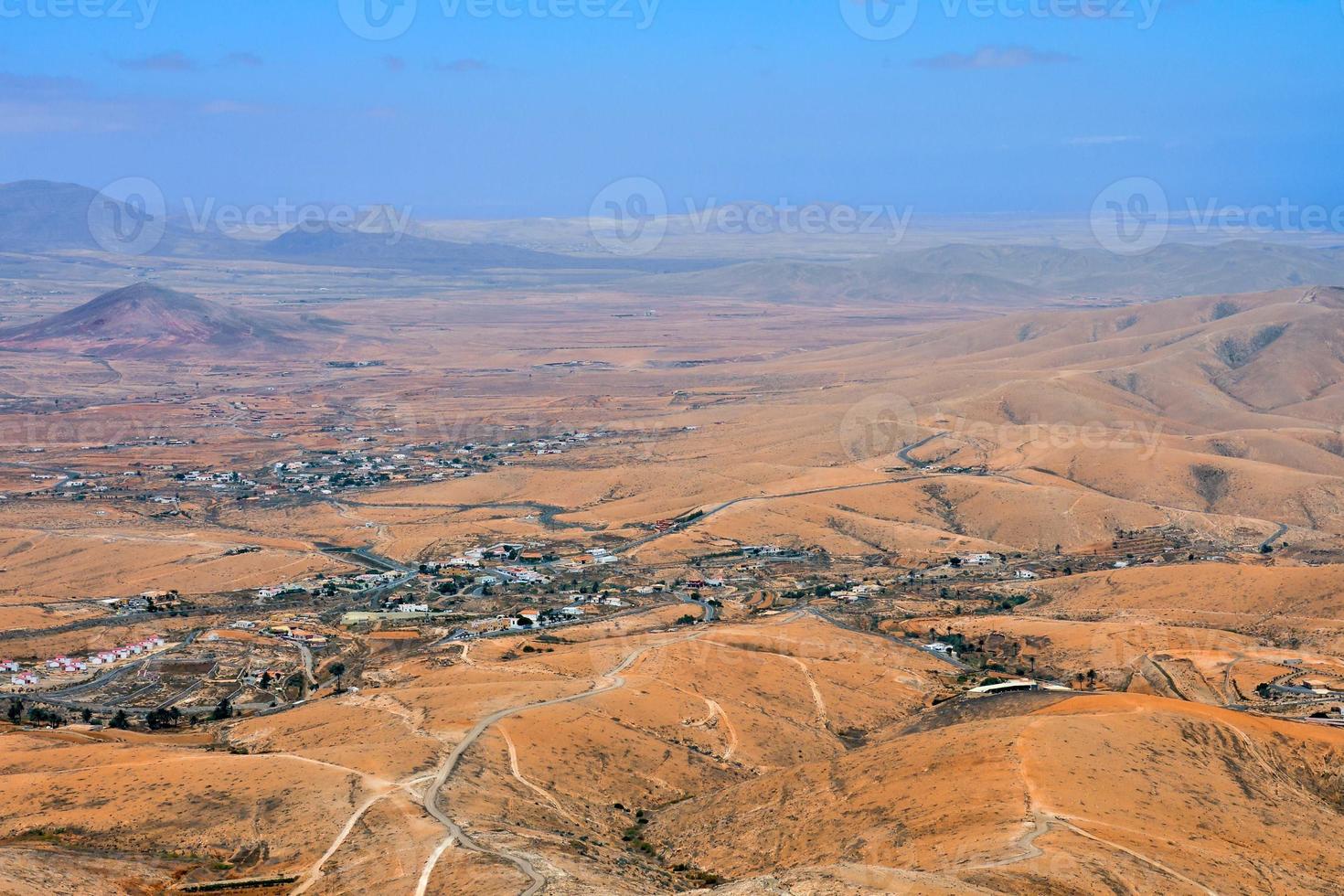 vue panoramique sur les montagnes photo