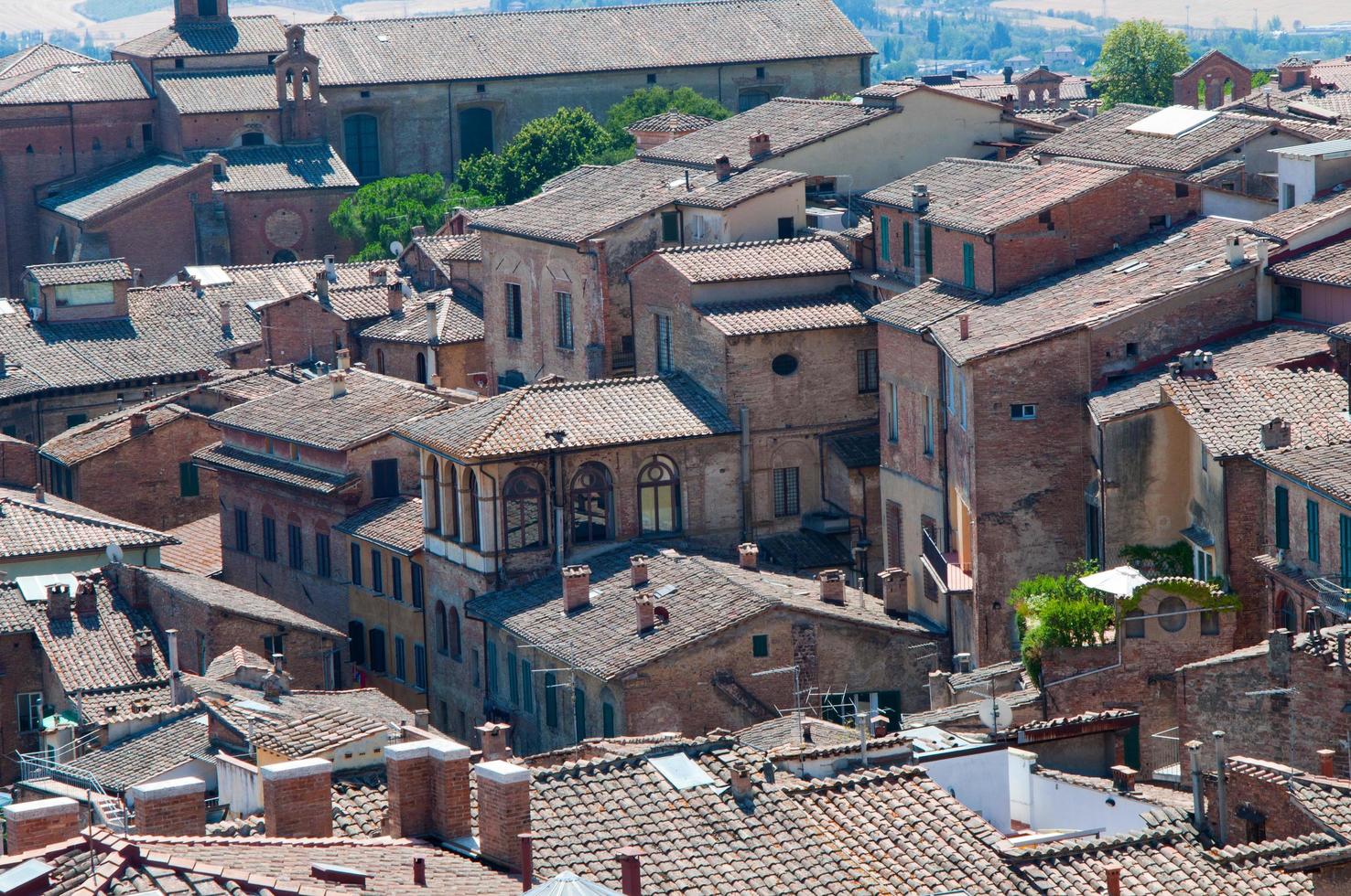 vue aérienne des bâtiments à sienne, italie photo