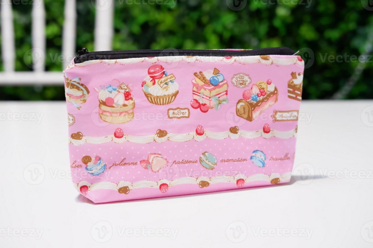 belle et mignonne pochette pour faire du shopping photo