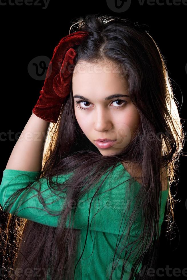 portrait de la jolie fille dans une veste verte photo