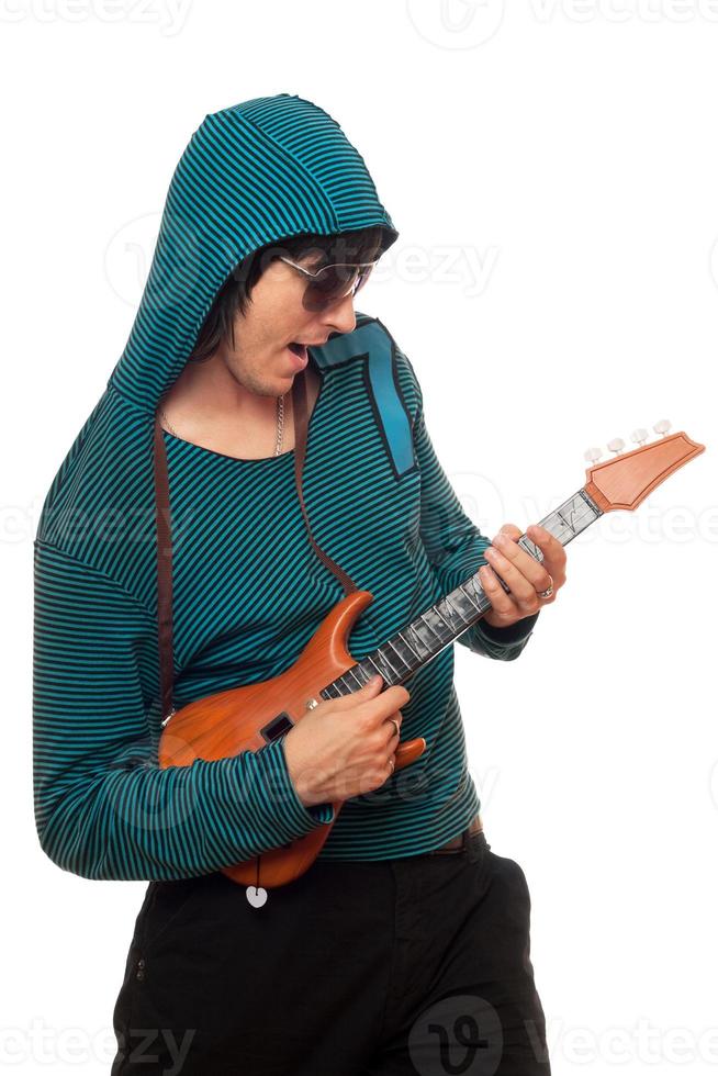 fou jeune homme à lunettes de soleil photo