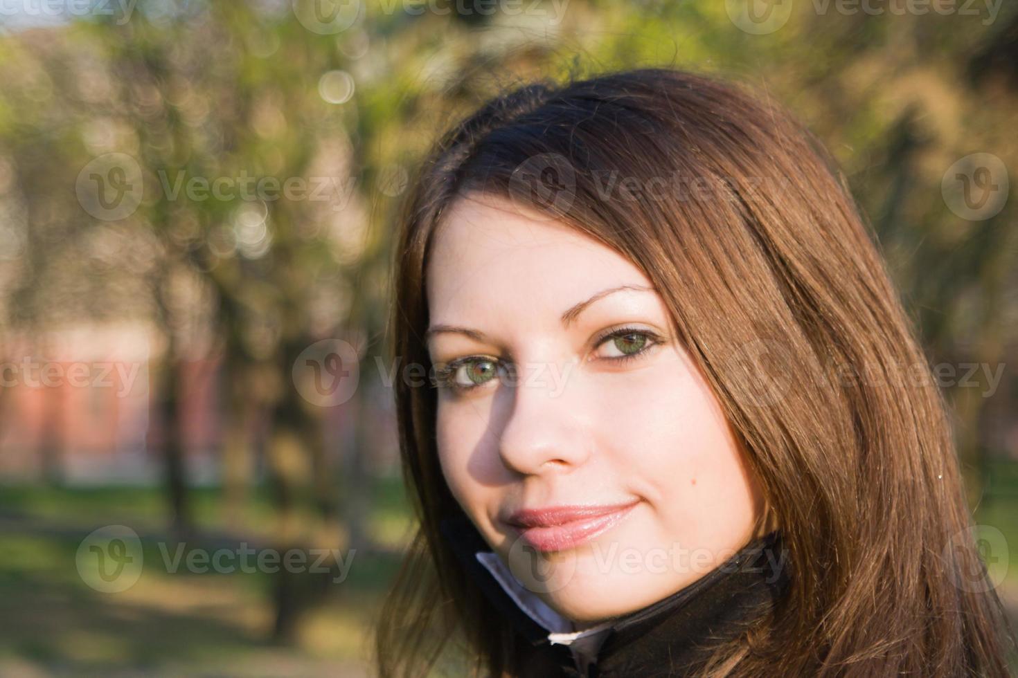 portrait de la gentille fille en plein air 6 photo