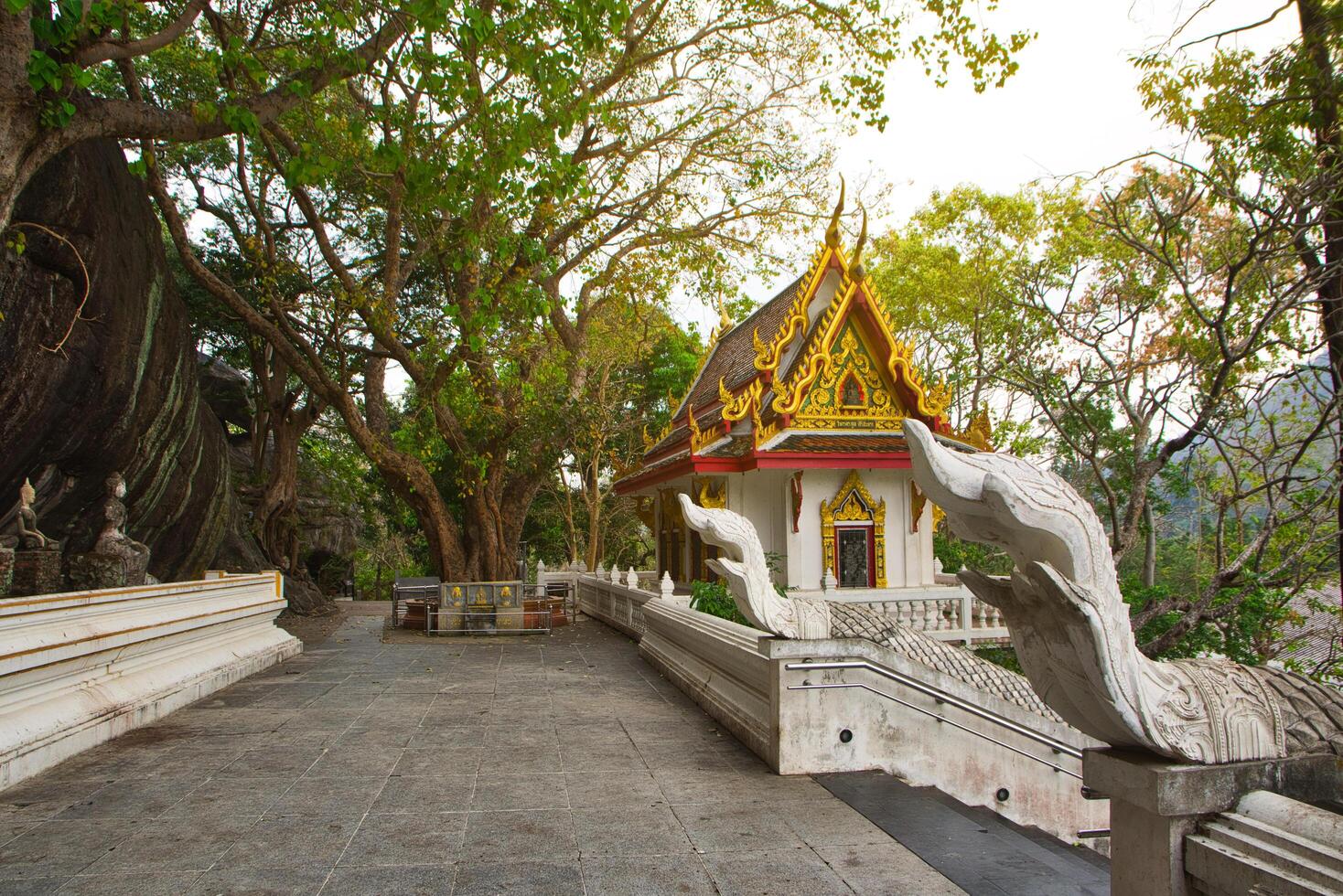 bâtiments de wat phra phutthachai photo