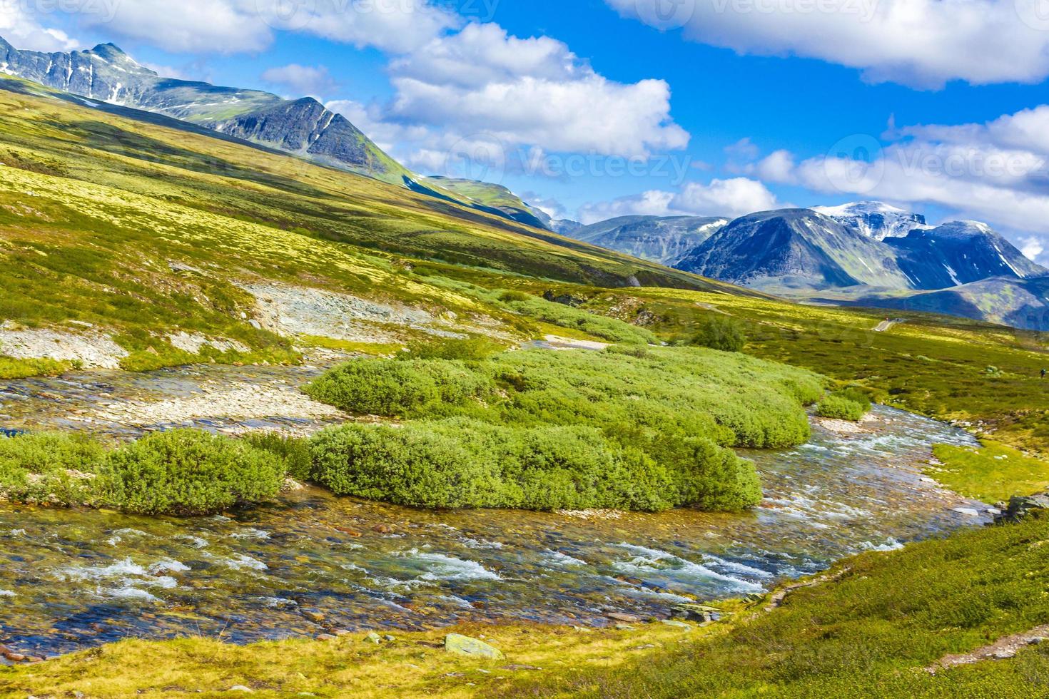 belle montagne et paysage nature panorama parc national de rondane norvège. photo