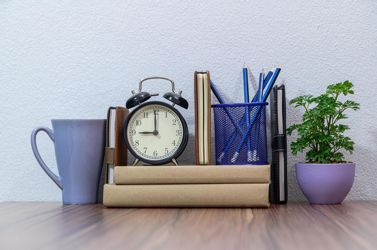 livres sur le bureau photo